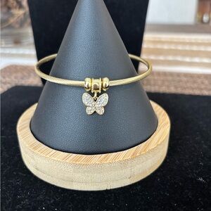 Elegant 18K Gold Butterfly Bracelet